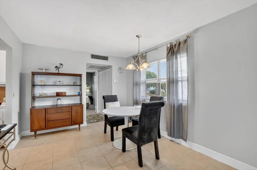 471 Monaco J Delray Beach FL 33446