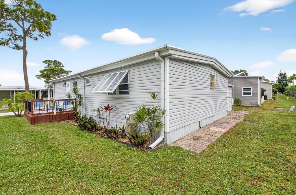 9020 Fomento Bay Boynton Beach FL 33436