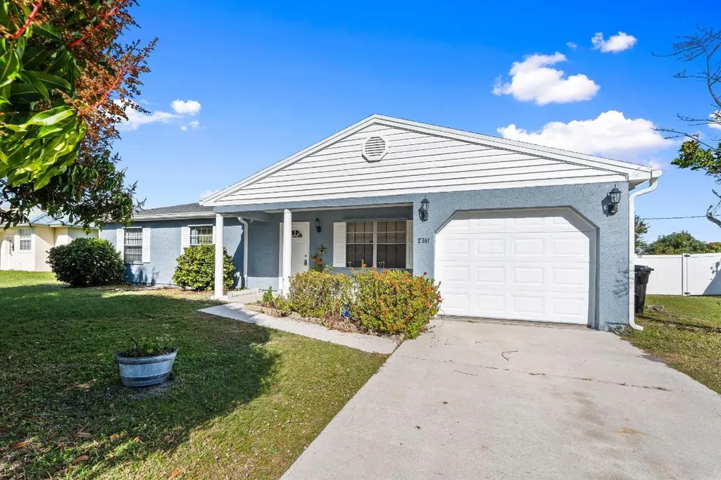2361 SE Bounty Avenue Port St Lucie FL 34952
