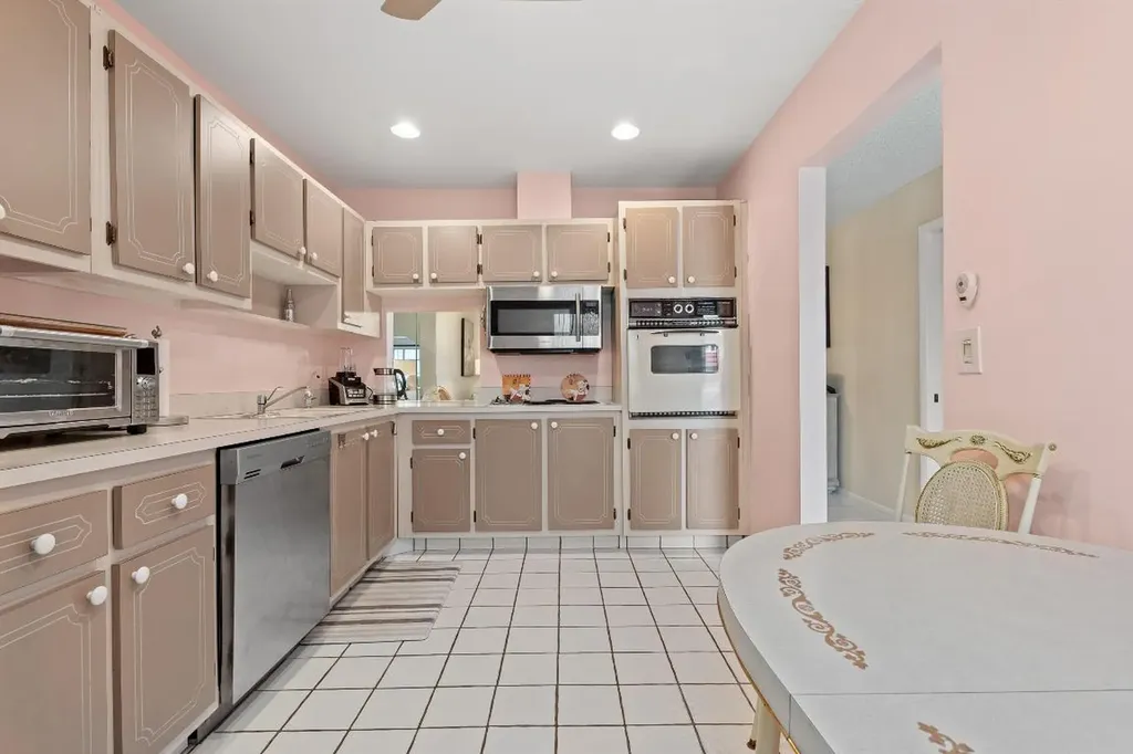 5800 Fernley Drive W West Palm Beach FL 33415