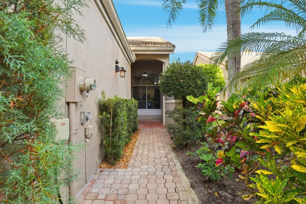5405 Monterey Circle Delray Beach FL 33484