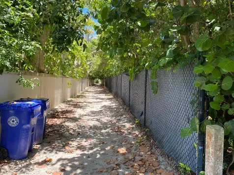 956 Tulip Lane Vero Beach FL 32963