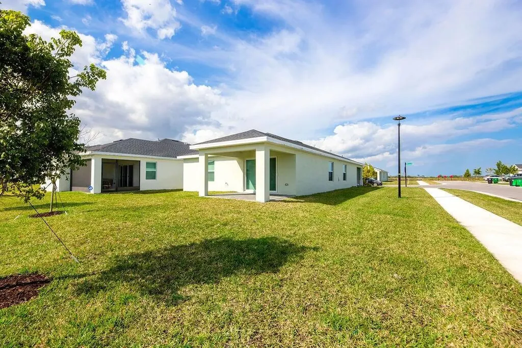 11146 NW Fernbrook Drive Port St Lucie FL 34987