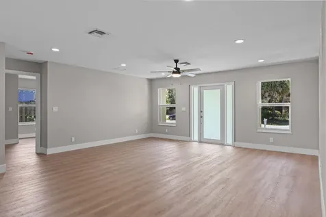 4611 Sunset Boulevard Fort Pierce FL 34982