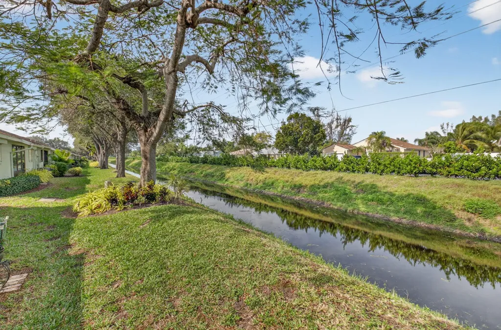 9825 Tabebuia Tree Drive Boynton Beach FL 33436