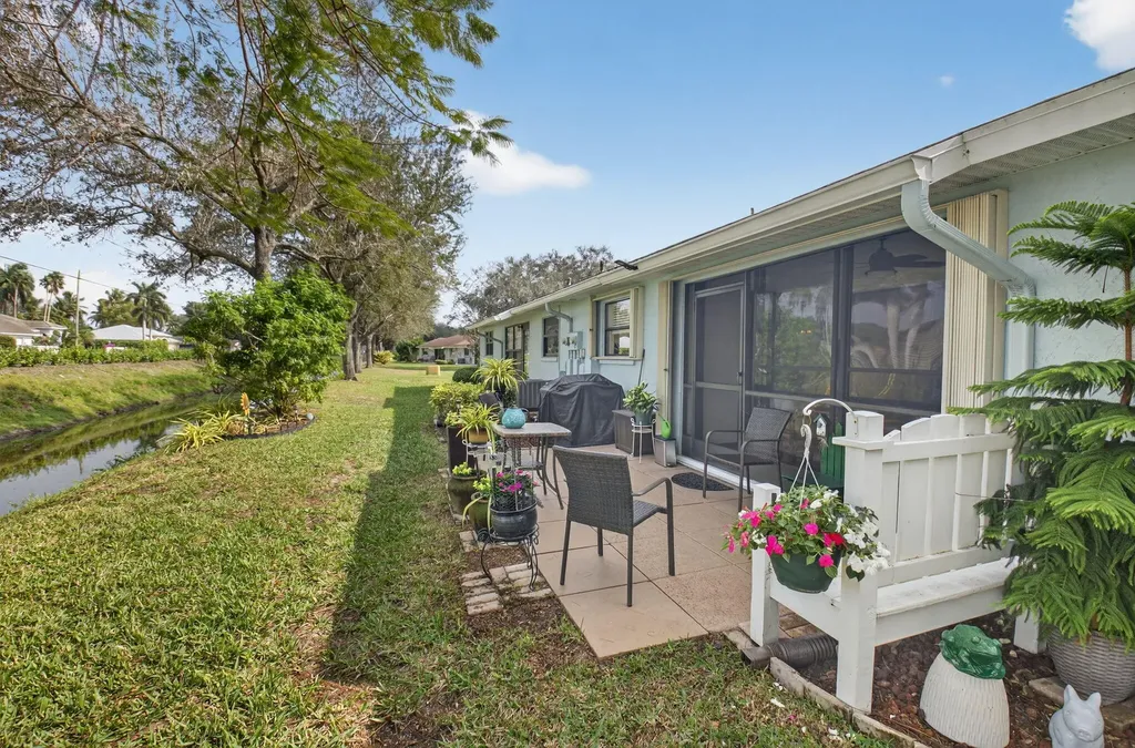 9825 Tabebuia Tree Drive Boynton Beach FL 33436