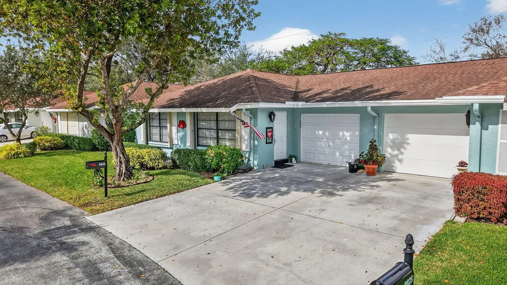 9825 Tabebuia Tree Drive Boynton Beach FL 33436