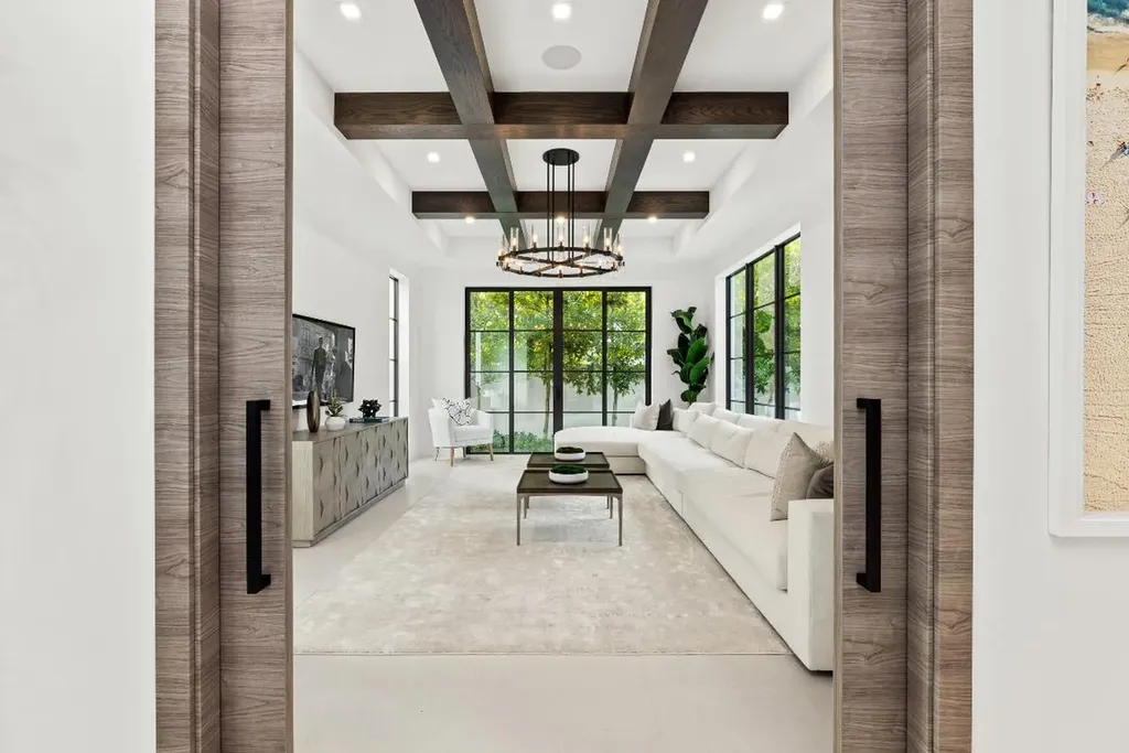 1212 NE 8th Avenue NE Delray Beach FL 33483