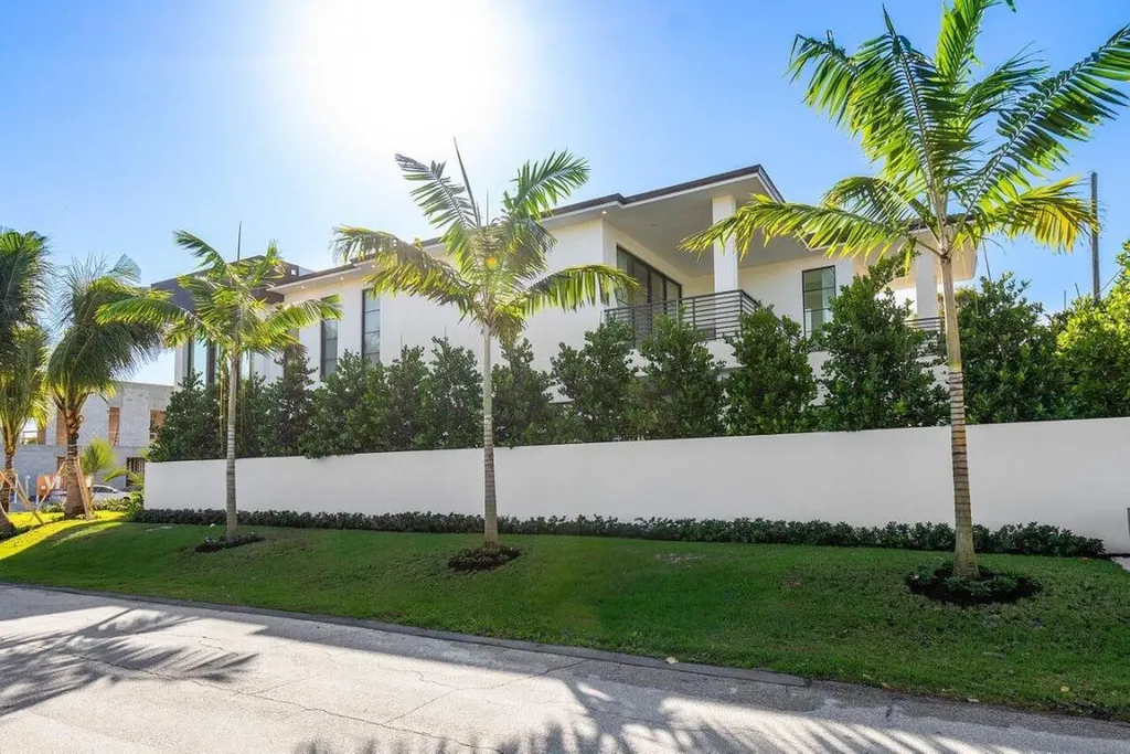 1212 NE 8th Avenue NE Delray Beach FL 33483