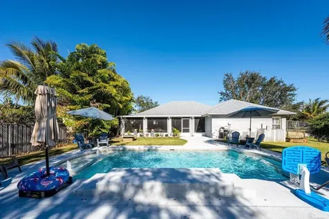 1002 SW Hamrock Avenue Port St Lucie FL 34953