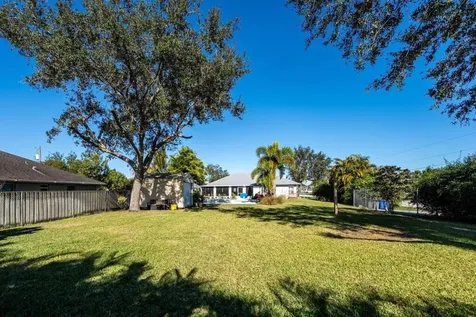 1002 SW Hamrock Avenue Port St Lucie FL 34953