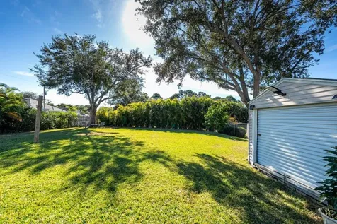 1002 SW Hamrock Avenue Port St Lucie FL 34953