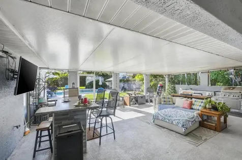 1002 SW Hamrock Avenue Port St Lucie FL 34953