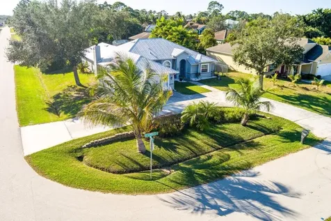 1002 SW Hamrock Avenue Port St Lucie FL 34953
