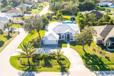 1002 SW Hamrock Avenue Port St Lucie FL 34953