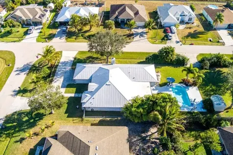 1002 SW Hamrock Avenue Port St Lucie FL 34953