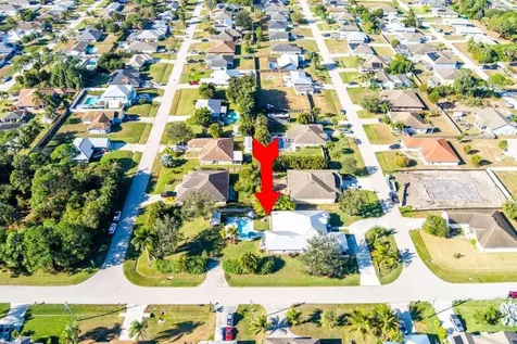 1002 SW Hamrock Avenue Port St Lucie FL 34953