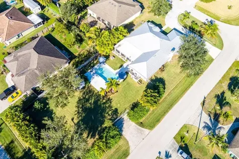 1002 SW Hamrock Avenue Port St Lucie FL 34953