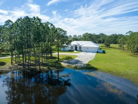 2255 82ND Avenue SW Vero Beach FL 32968