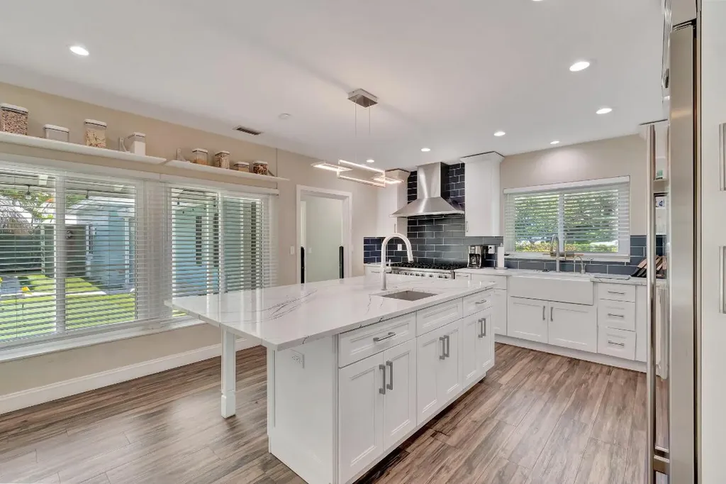 1220 N Swinton Avenue Delray Beach FL 33444
