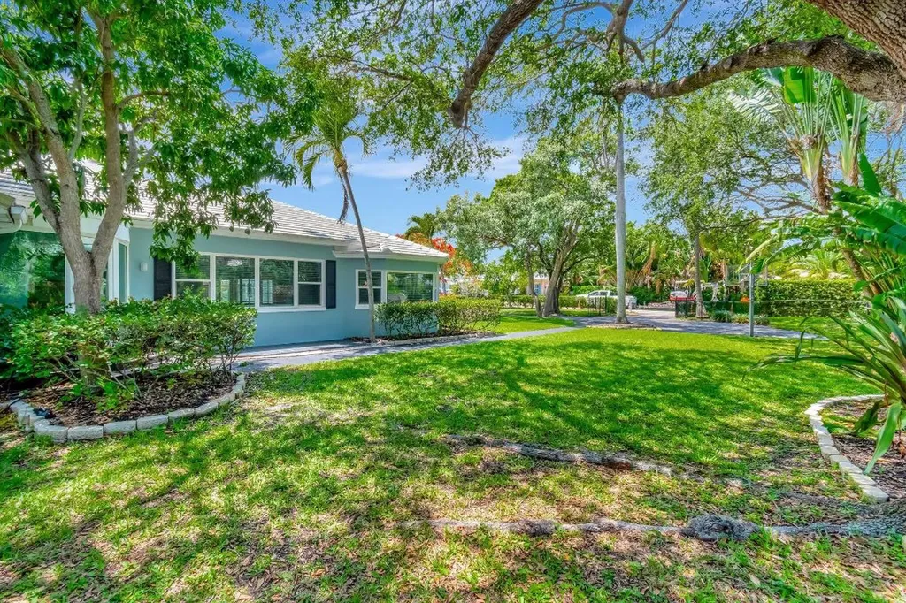 1220 N Swinton Avenue Delray Beach FL 33444