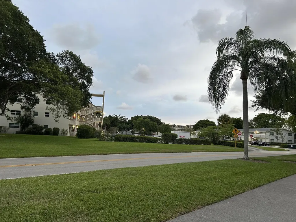 301 Farnham M Deerfield Beach FL 33442