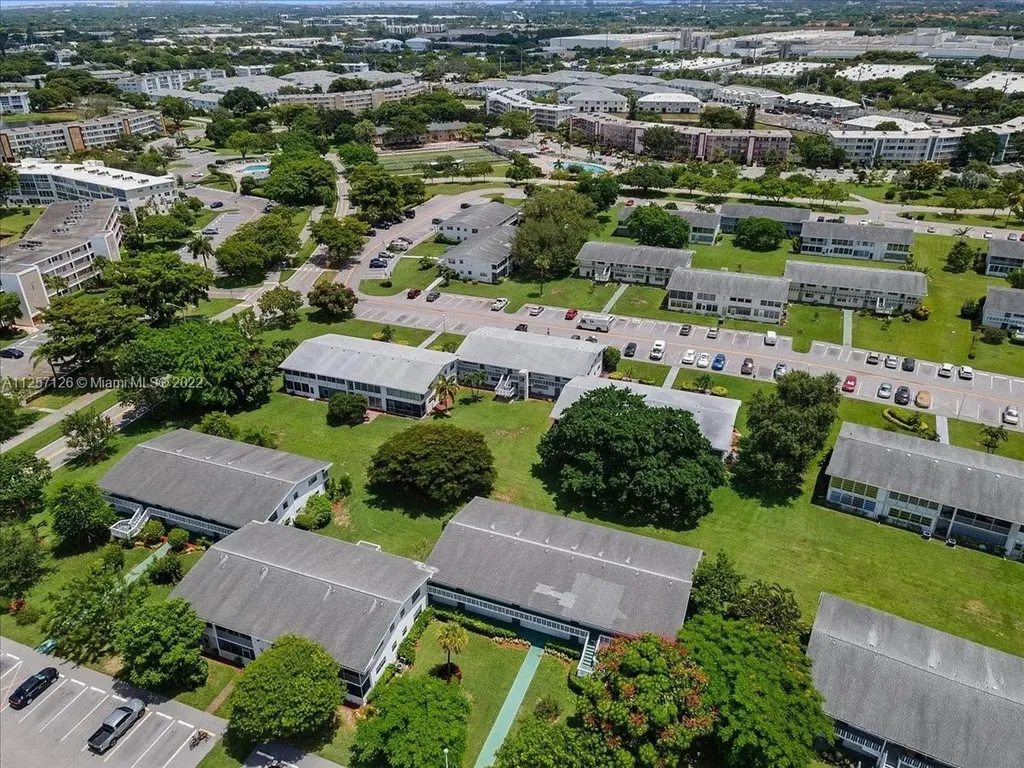 301 Farnham M Deerfield Beach FL 33442