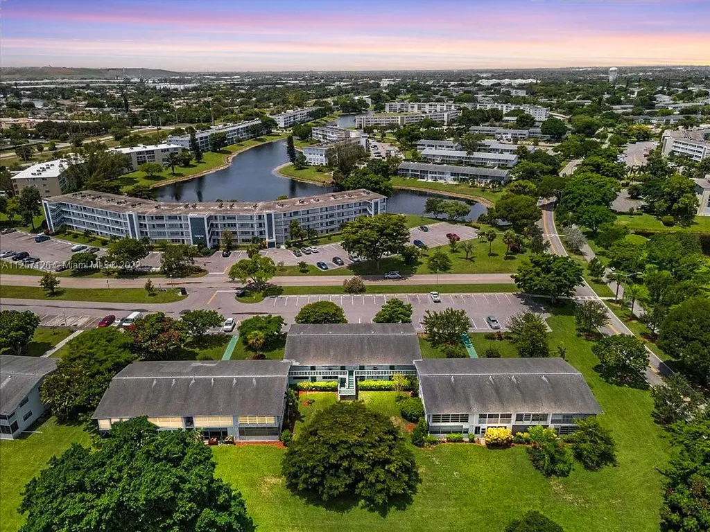 301 Farnham M Deerfield Beach FL 33442