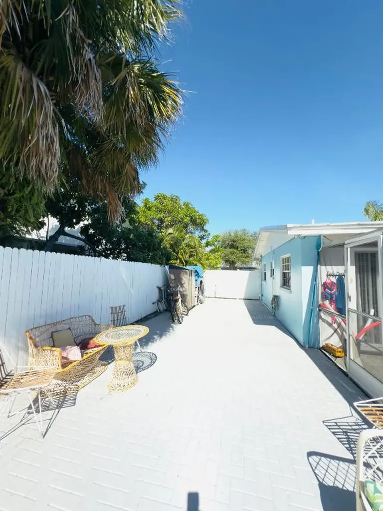 230 NE 25th Street Pompano Beach FL 33064