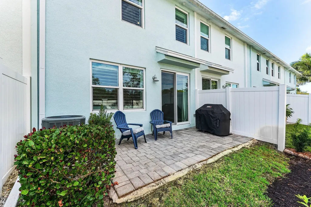 329 SE Halifax Lane Stuart FL 34994