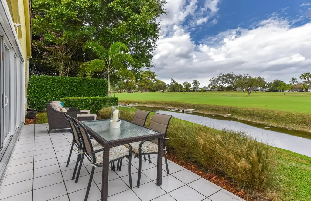 13054 Touchstone Place Palm Beach Gardens FL 33418