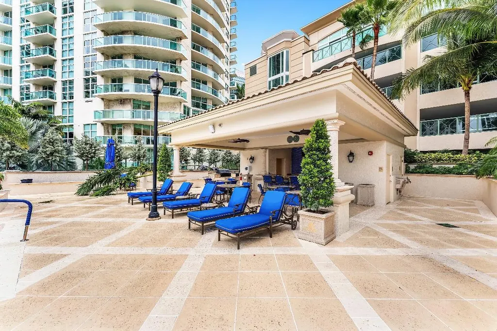 411 N New River Drive Fort Lauderdale FL 33301