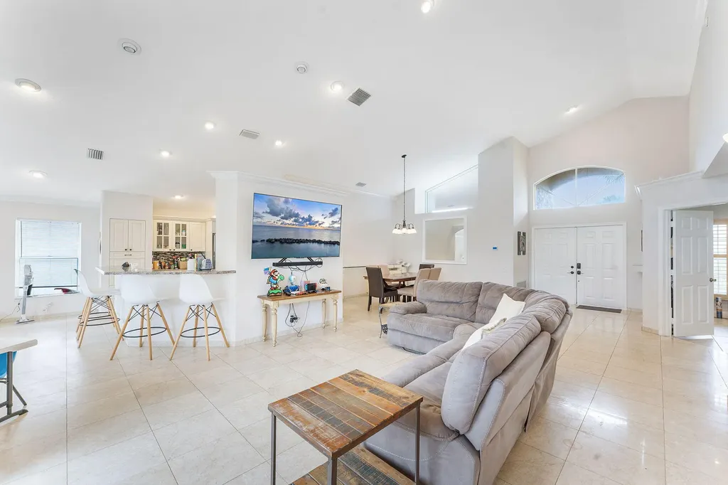 6077 Slice Court Boynton Beach FL 33437