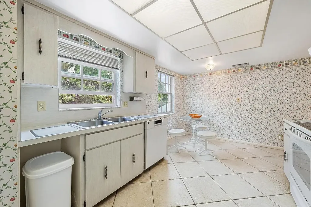 400 S Ocean Boulevard Manalapan FL 33462