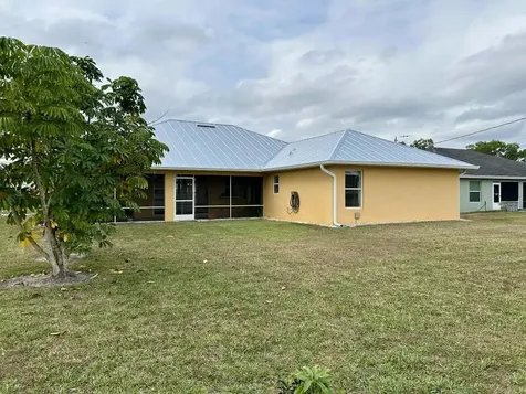 6959 NW Hershy Circle Port St Lucie FL 34983