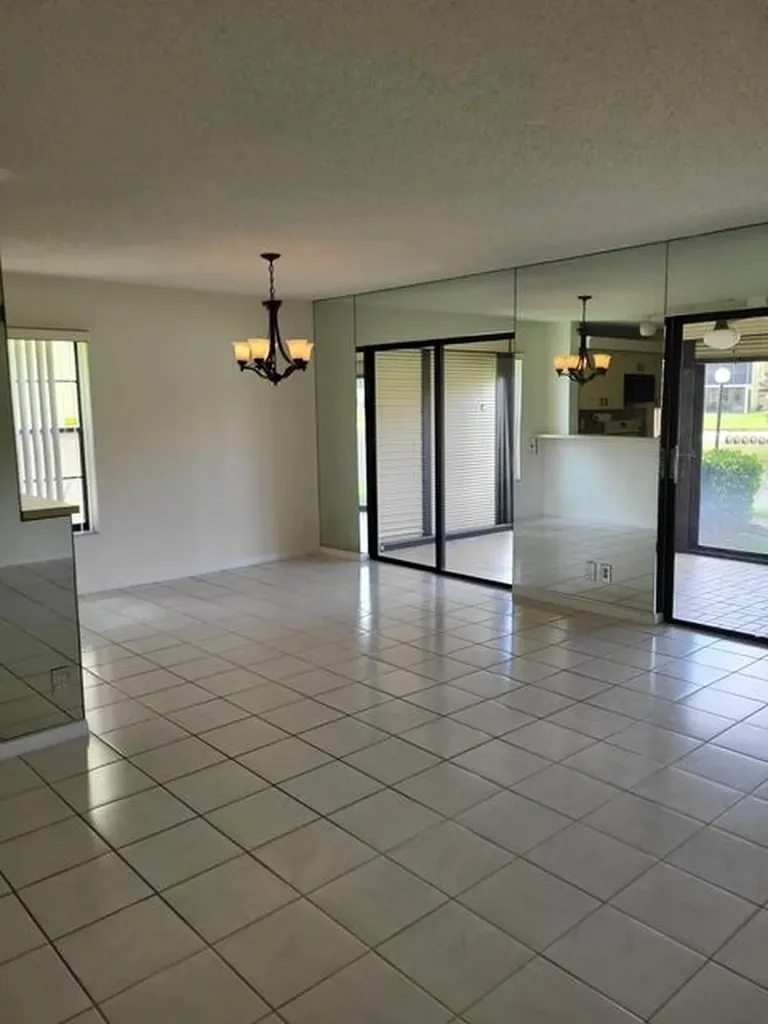 10215 N Circle Lake Drive Boynton Beach FL 33437
