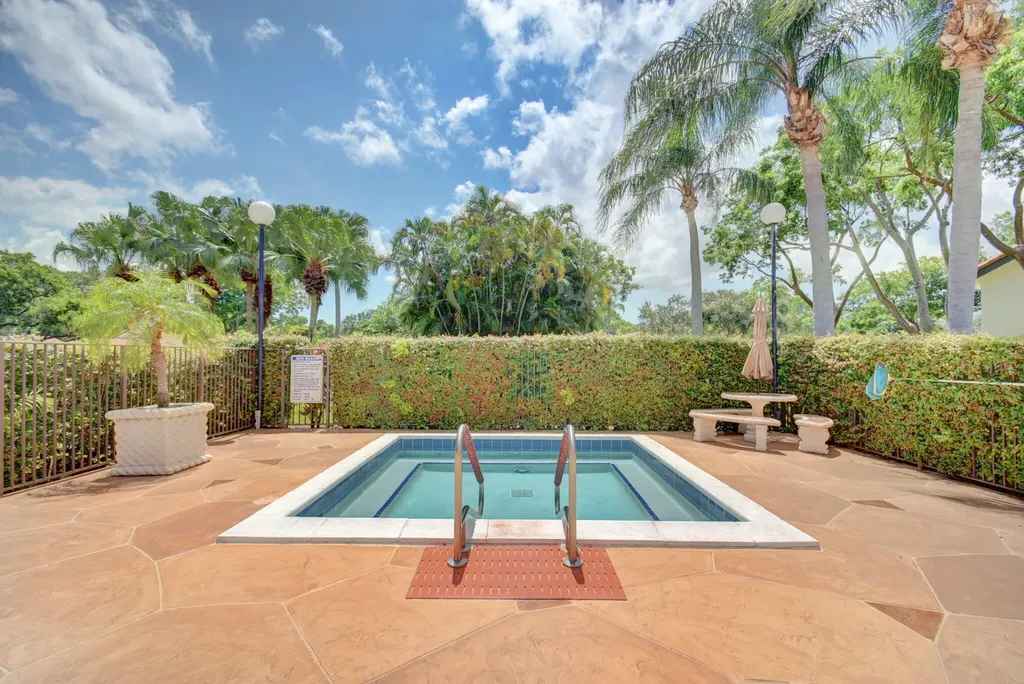 10215 N Circle Lake Drive Boynton Beach FL 33437