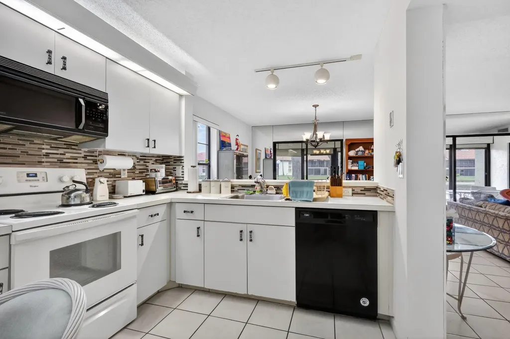 10215 N Circle Lake Drive Boynton Beach FL 33437