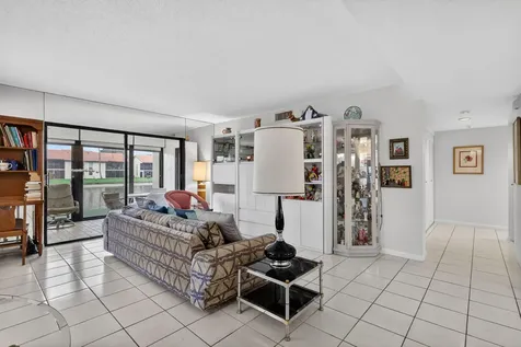 10215 N Circle Lake Drive Boynton Beach FL 33437