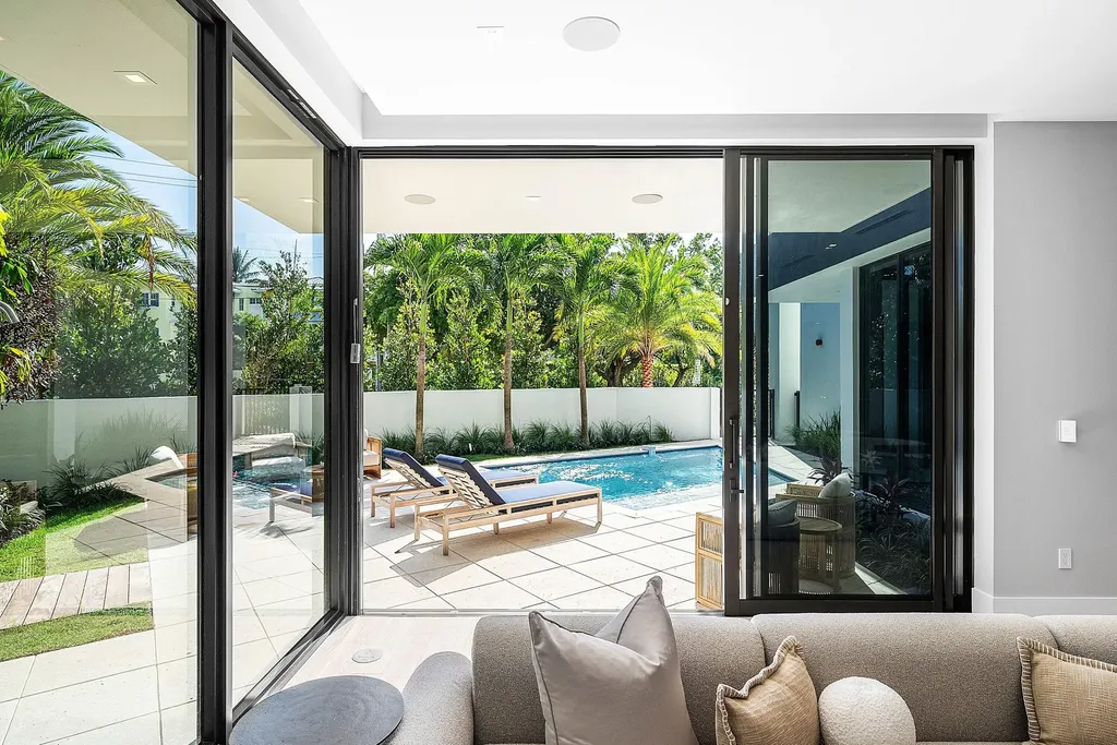 810 Andrews Avenue Delray Beach FL 33483