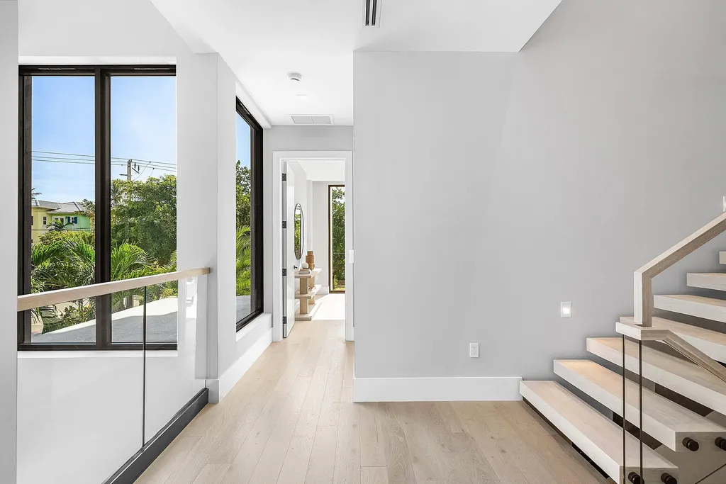 810 Andrews Avenue Delray Beach FL 33483