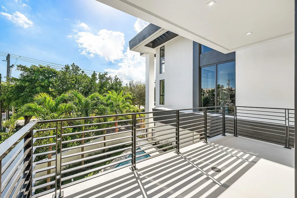810 Andrews Avenue Delray Beach FL 33483