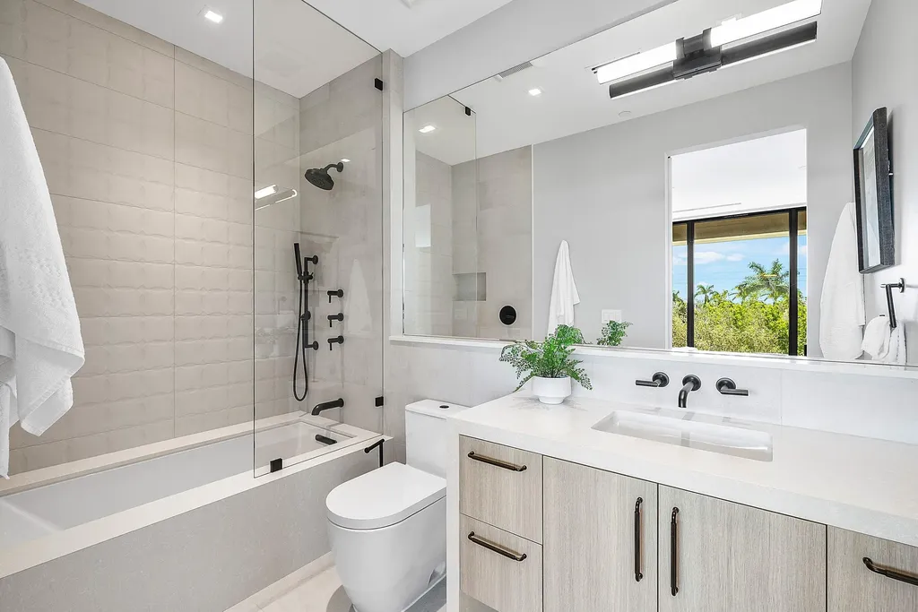 810 Andrews Avenue Delray Beach FL 33483