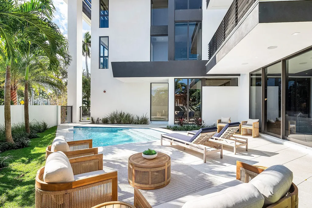 810 Andrews Avenue Delray Beach FL 33483