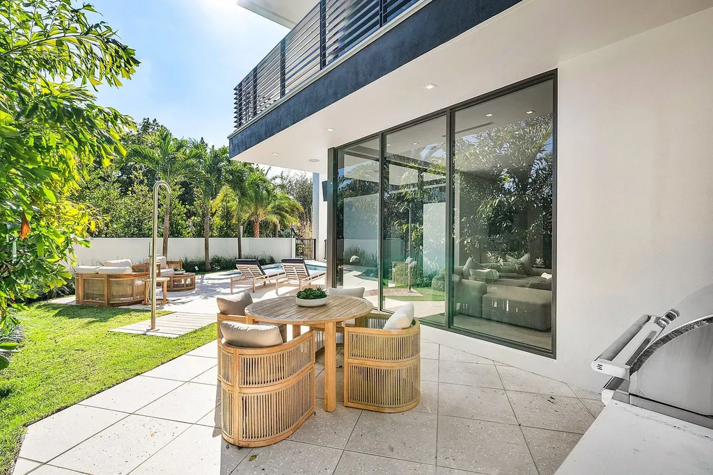 810 Andrews Avenue Delray Beach FL 33483