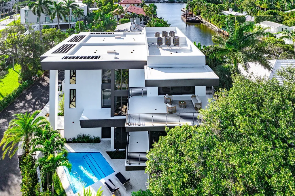 810 Andrews Avenue Delray Beach FL 33483