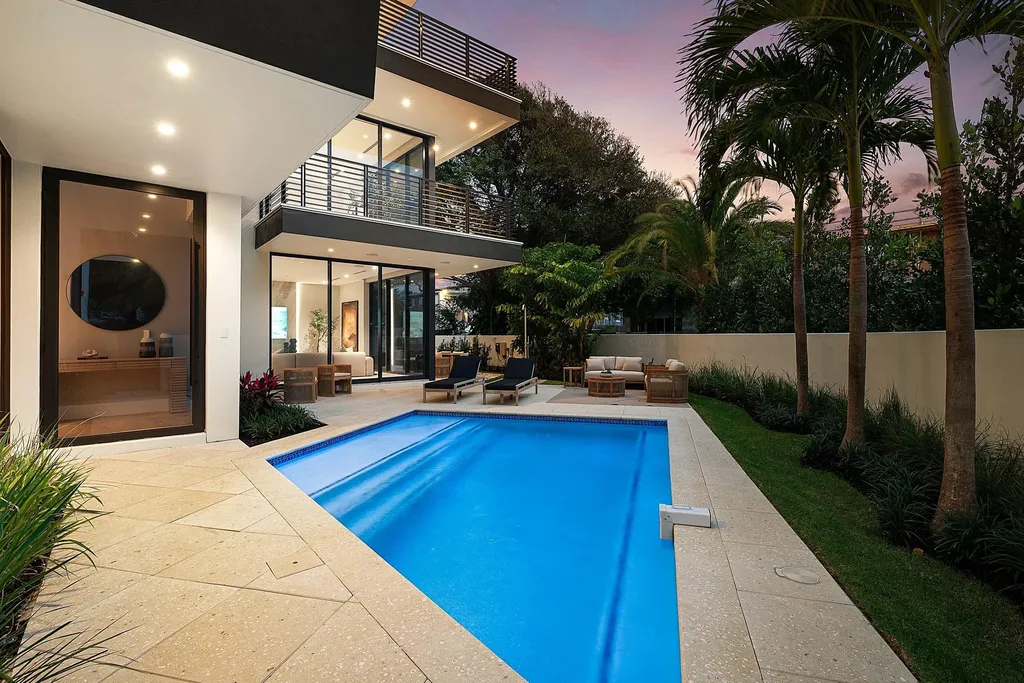 810 Andrews Avenue Delray Beach FL 33483