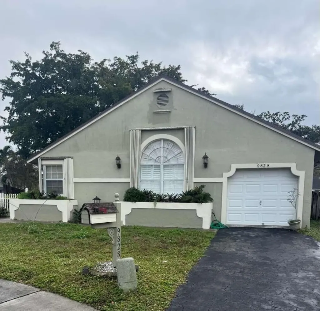 9828 SW 58th Court Cooper City FL 33328