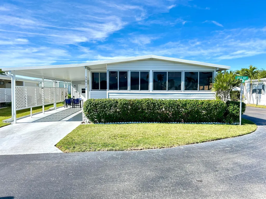 39012 Gayle Bay Boynton Beach FL 33436