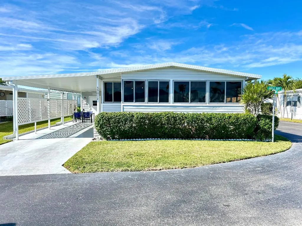 39012 Gayle Bay Boynton Beach FL 33436
